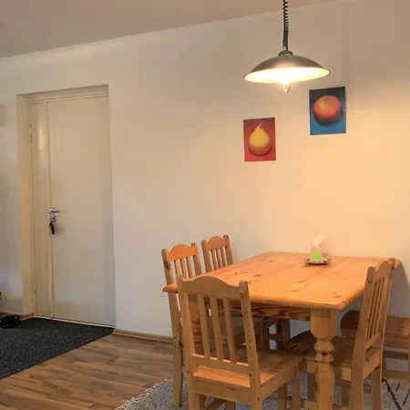 Apartmán Charming 2-bedroom Near Nature And Treimani