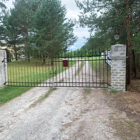 Charming 2-bedroom Near Nature And